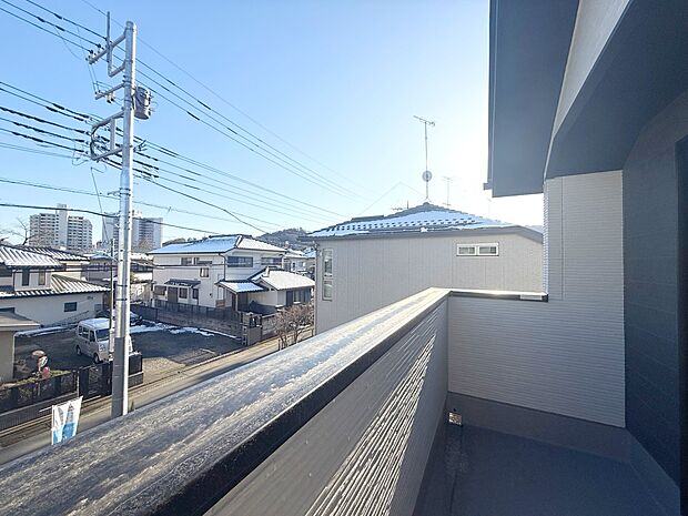 ■日当たり良好、眺めの良いバルコニーです!