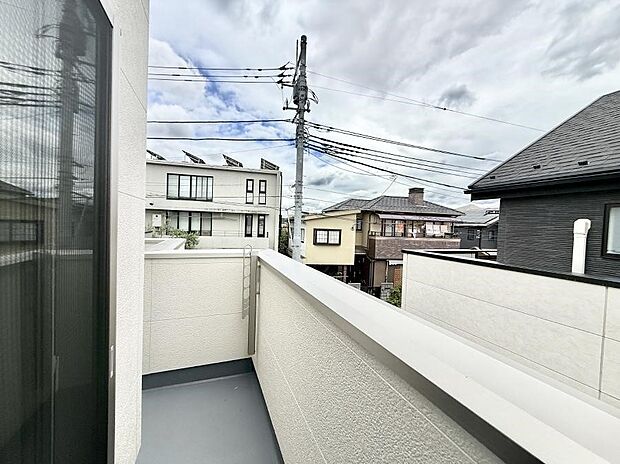1号棟 ■ 季節の移ろいを感じられる開放的な空間です