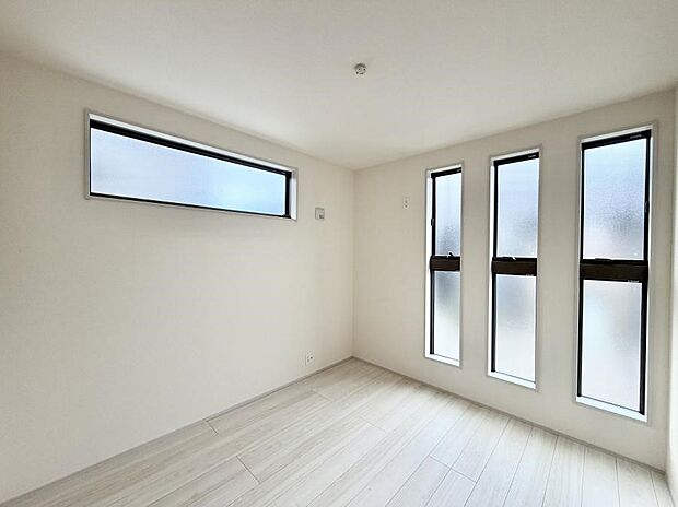 ■落ち着いた雰囲気のお部屋で心が安らぐ空間