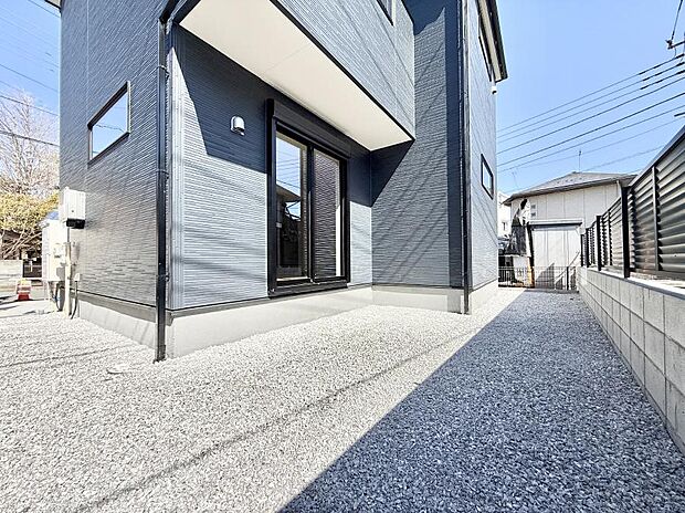 ■季節の移ろいを感じられる、落ち着いた雰囲気の屋外空間