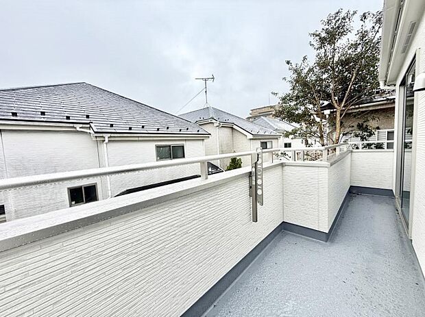 ■ 季節の移ろいを感じられる開放的な空間です