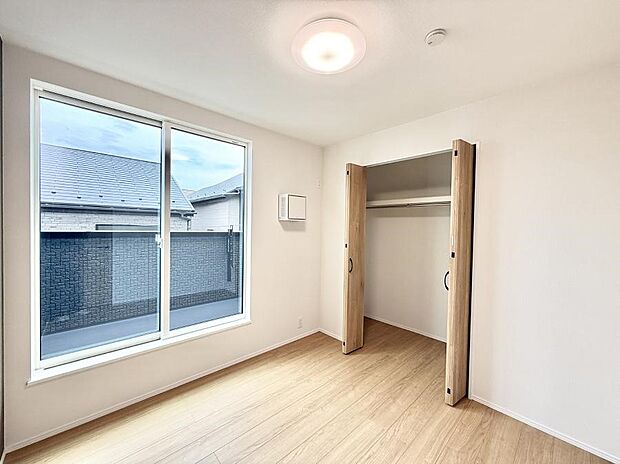 1号棟 ■落ち着いた色合いのお部屋で穏やかな時間を楽しめます