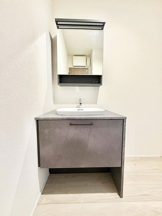 ■明るい洗面所は毎朝の歯磨きも楽しくできちゃいそうです♪