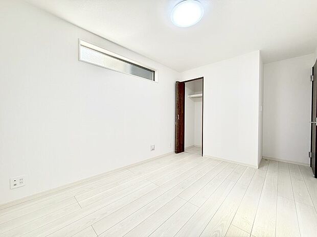 ■落ち着いた色合いのお部屋で穏やかな時間を楽しめます