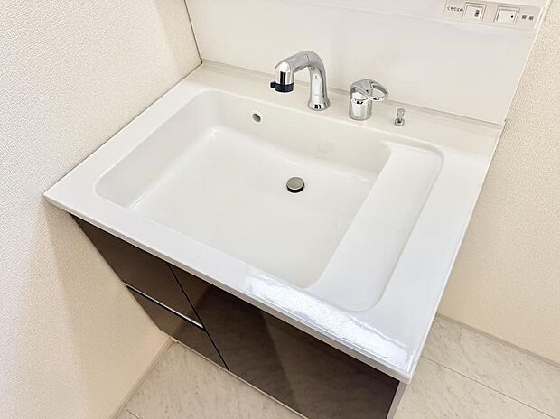 ■手洗いや顔を洗う時も快適に使える便利なシャワー