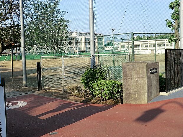 中学校 810m 昭島市立昭和中学校