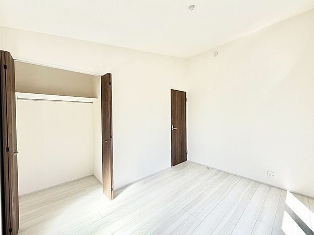 6号棟 ■窓の配置や通気性の良い設計で部屋の空気がこもらず、常に新鮮な空気が流れます