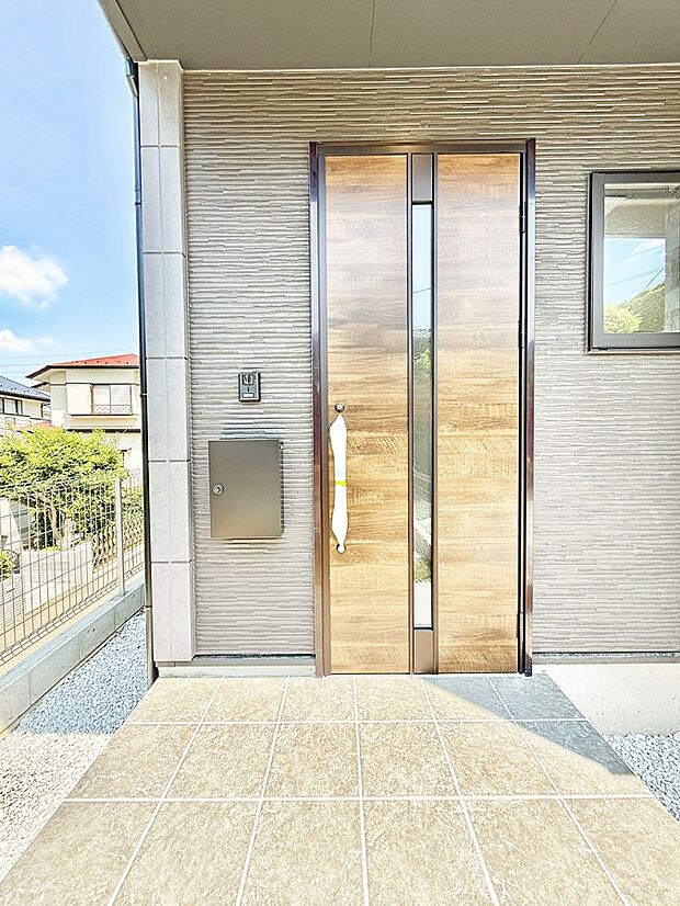 1号棟  ■ シンプルで美しく、住まいの第一印象を彩る玄関です