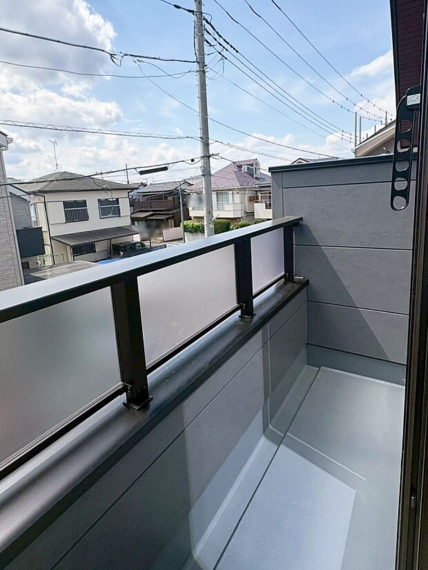 1号棟  ■ 心地よい風と光を感じる、くつろぎのバルコニー