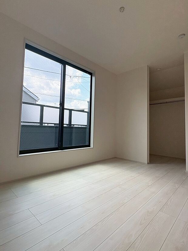 1号棟  ■落ち着いた色合いのお部屋で穏やかな時間を楽しめます