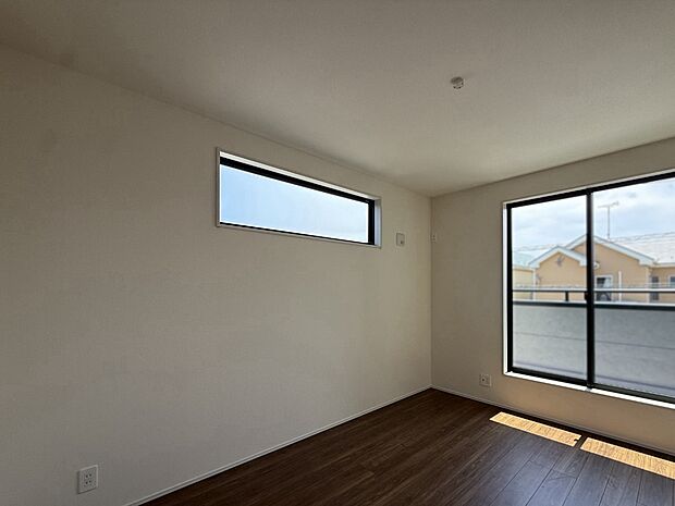 2号棟  ■落ち着いた色合いのお部屋で穏やかな時間を楽しめます