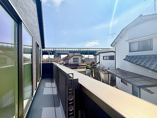 ■日当たり良好、眺めの良いバルコニーです！