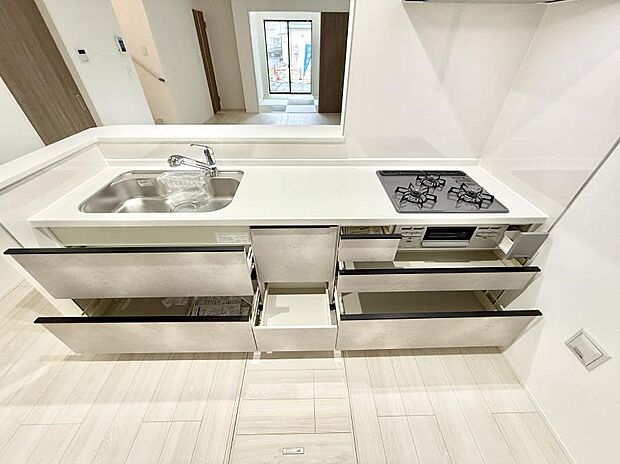 ■家族の絆を深める、温もりのあるキッチン