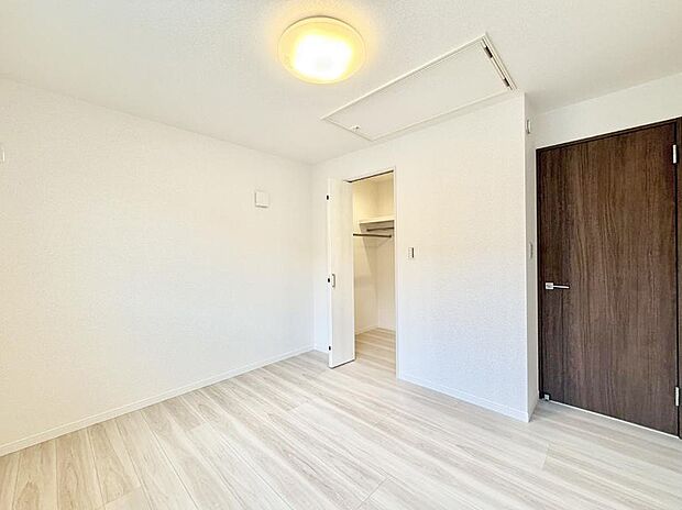 2号棟 ■落ち着いた色合いのお部屋で穏やかな時間を楽しめます