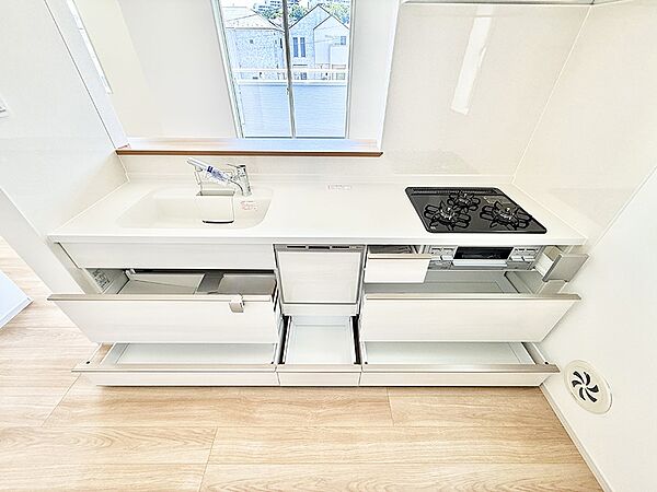 2号棟  ■家族の絆を深める、温もりのあるキッチン