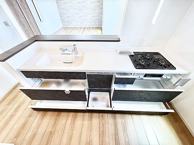1号棟  ■シンプルで機能的、毎日使いやすいキッチン