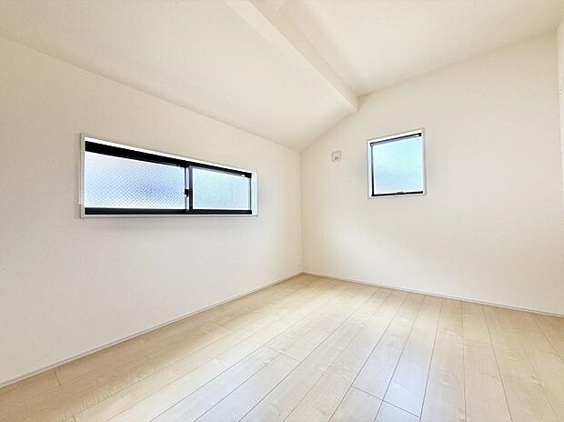 1号棟 ■落ち着いた色合いのお部屋で穏やかな時間を楽しめます