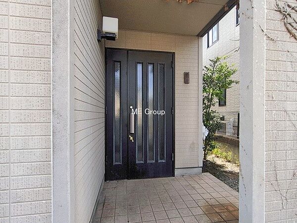 ■ 家族とゲストをやさしく迎える、心温まる玄関