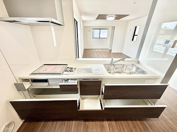 11号棟 ■シンプルで機能的、毎日使いやすいキッチン