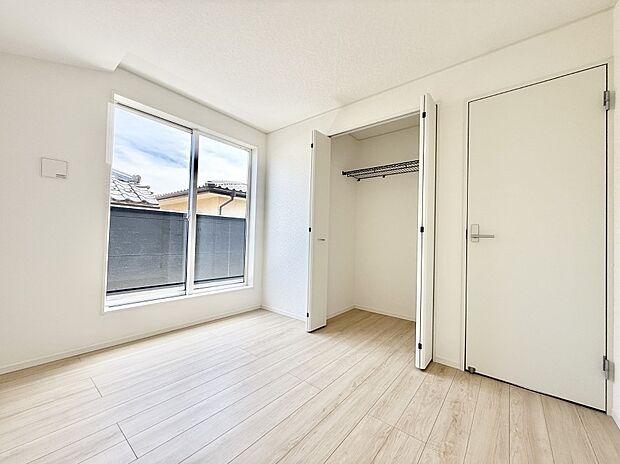 1号棟 ■落ち着いた色合いのお部屋で穏やかな時間を楽しめます