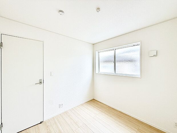 8号棟 ■窓の配置や通気性の良い設計で部屋の空気がこもらず、常に新鮮な空気が流れます