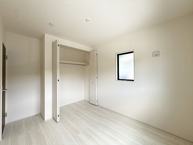 7号棟  ■落ち着いた色合いのお部屋で穏やかな時間を楽しめます