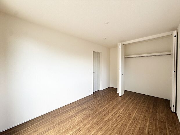 3号棟  ■落ち着いた色合いのお部屋で穏やかな時間を楽しめます
