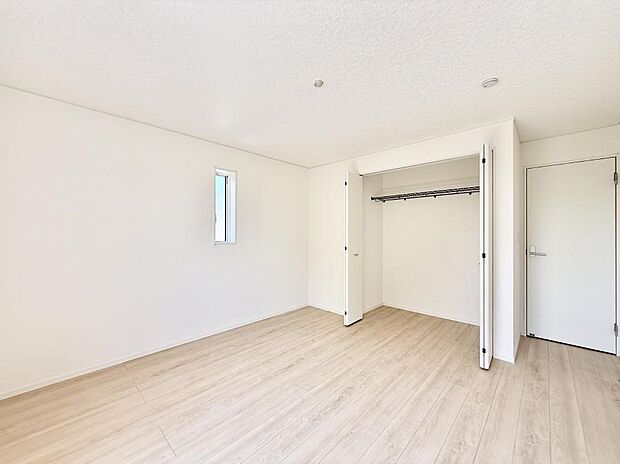 1号棟 ■落ち着いた色合いのお部屋で穏やかな時間を楽しめます