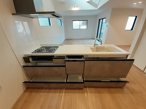 1号棟 ■シンプルで機能的、毎日使いやすいキッチン