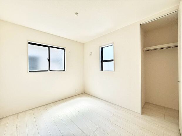 1号棟 ■落ち着いた色合いのお部屋で穏やかな時間を楽しめます