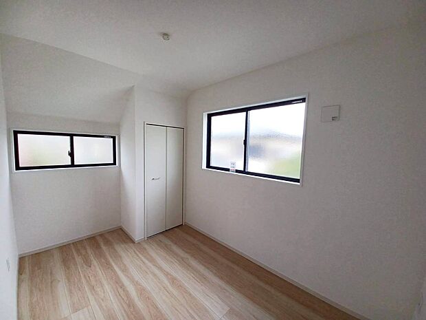 3号棟 ■落ち着いた色合いのお部屋で穏やかな時間を楽しめます