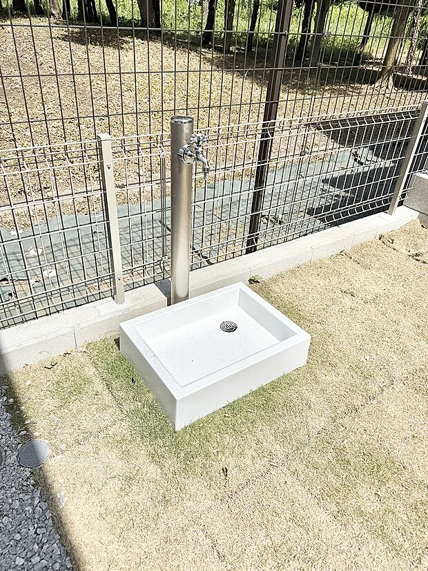 1号棟  ■ガーデニングや洗車などの際に大活躍な屋外立水栓  