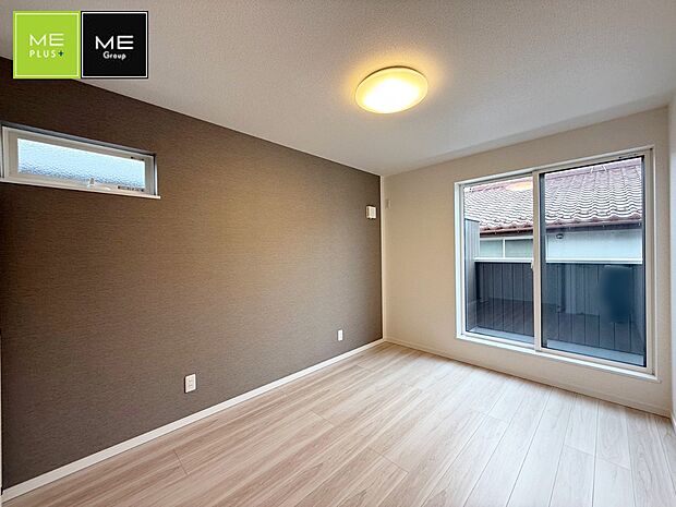 1号棟 ■落ち着いた色合いのお部屋で穏やかな時間を楽しめます