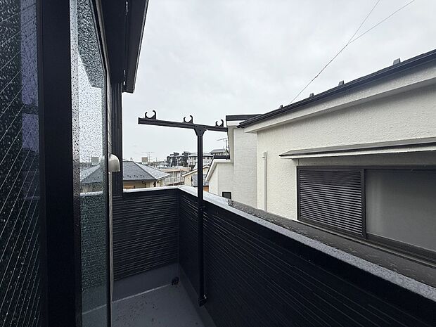 1号棟  ■ 心地よい風と光を感じる、くつろぎのバルコニー