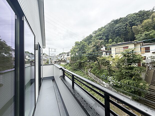 No.1 ■ 季節の移ろいを感じられる開放的な空間です