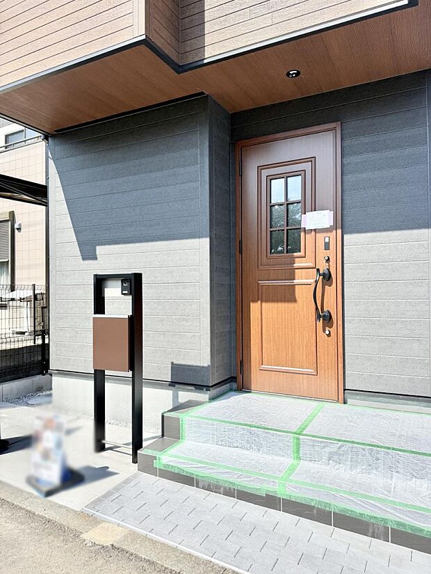 1号棟 ■ 心地よい暮らしへとつながる、温かい玄関