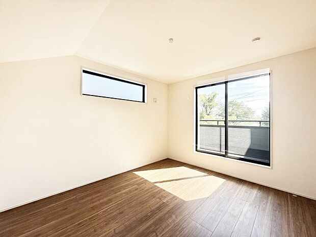 1号棟 ■落ち着いた色合いのお部屋で穏やかな時間を楽しめます