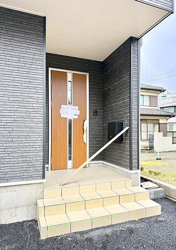 1号棟  ■ 心地よい暮らしへとつながる、温かい玄関