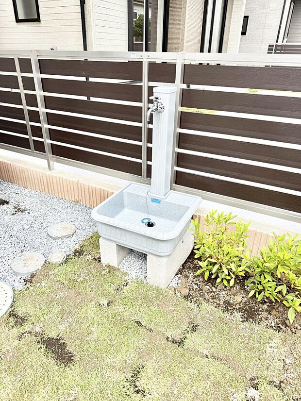 2号棟 ■ガーデニングや洗車などの際に大活躍な屋外立水栓
