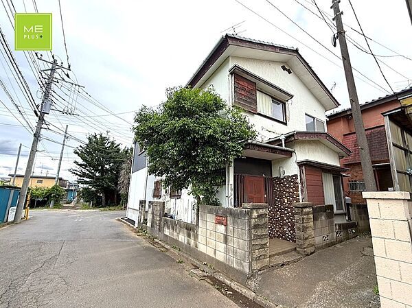 ■コンビニ徒歩4分｜古家付き売地