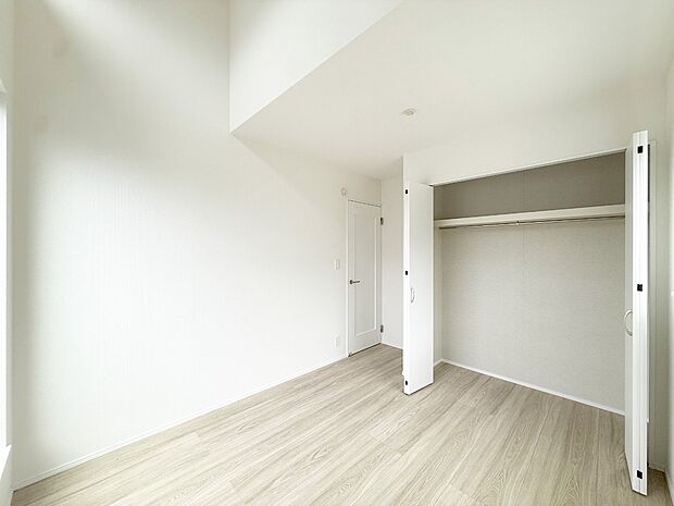A号棟 ■落ち着いた色合いのお部屋で穏やかな時間を楽しめます