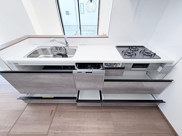 B号棟 ■シンプルで機能的、毎日使いやすいキッチン