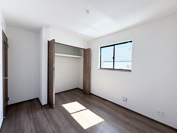 B号棟 ■落ち着いた色合いのお部屋で穏やかな時間を楽しめます