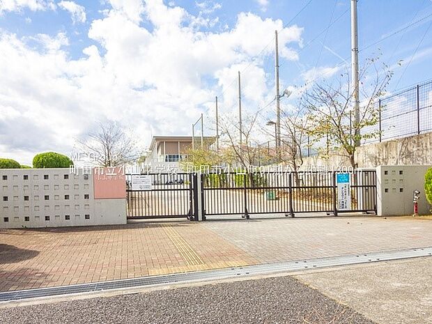 中学校 1300m 町田市立小山中学校
