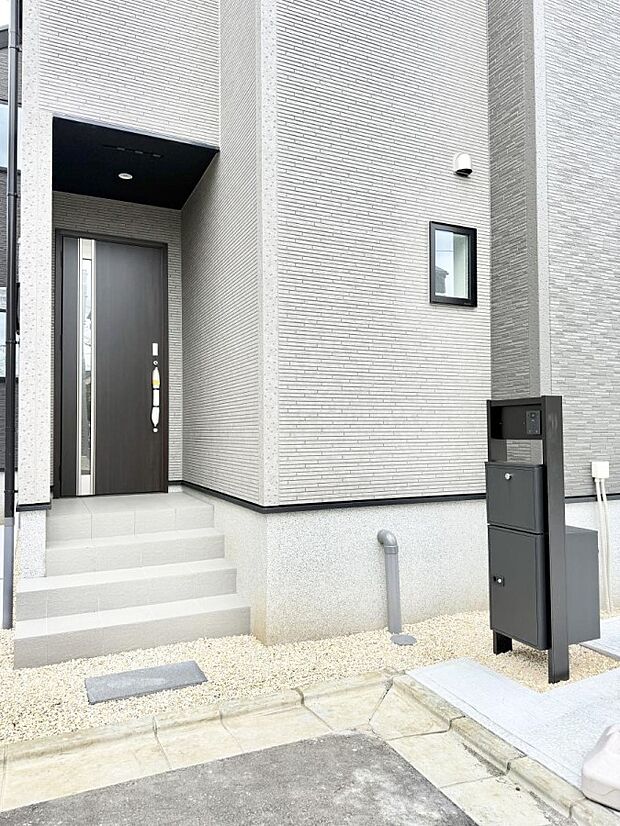 1号棟  ■ 心地よい暮らしへとつながる、温かい玄関