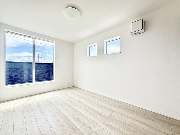 5号棟  ■落ち着いた色合いのお部屋で穏やかな時間を楽しめます