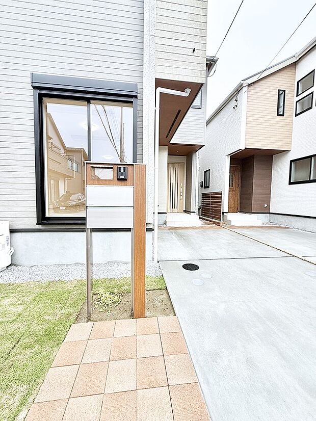 1号棟 ■ 心地よい暮らしへとつながる、温かい玄関
