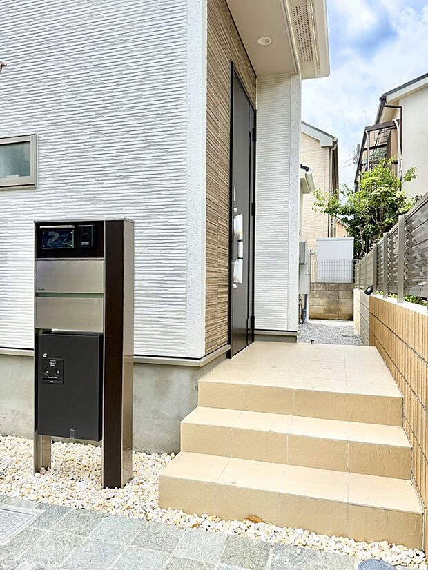 1号棟 ■ シンプルで美しく、住まいの第一印象を彩る玄関です