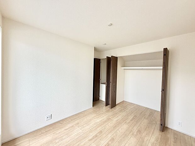 1号棟 ■窓の配置や通気性の良い設計で部屋の空気がこもらず、常に新鮮な空気が流れます