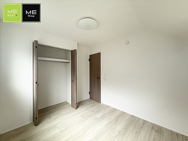 2号棟 ■落ち着いた色合いのお部屋で穏やかな時間を楽しめます